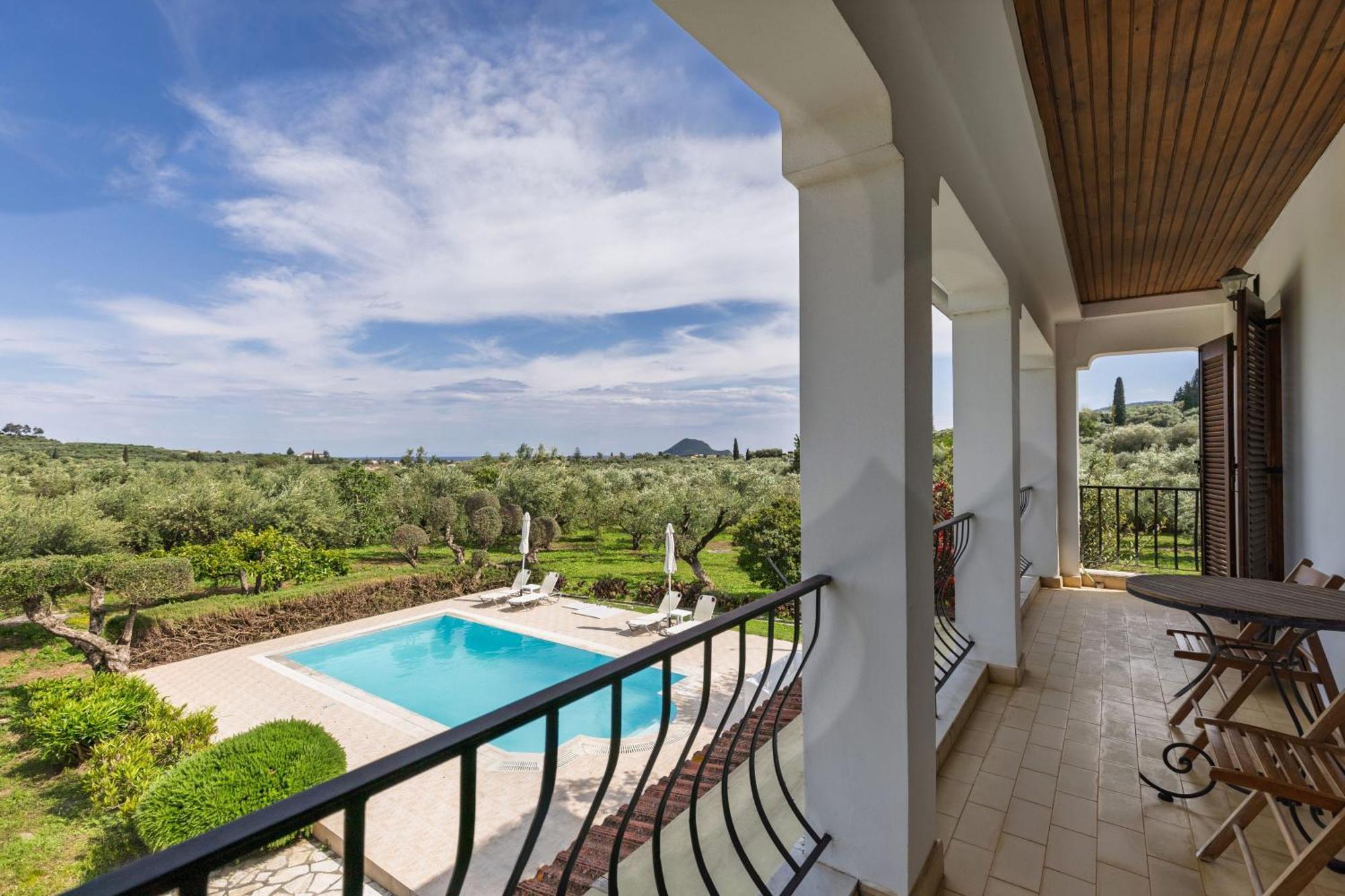 Villa Lola - 3 Bedrooms & Private Pool Lithakia  外观 照片