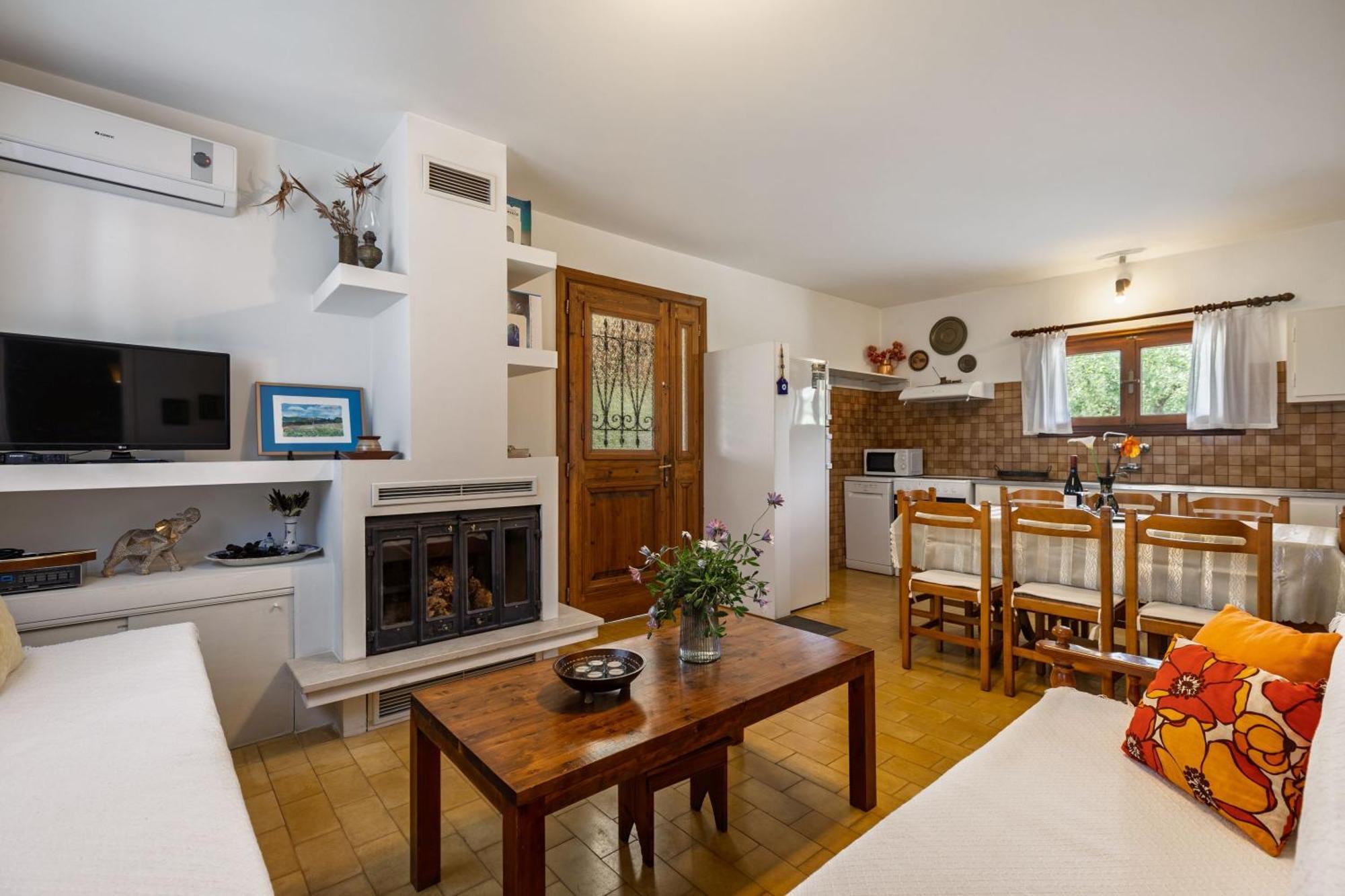 Villa Lola - 3 Bedrooms & Private Pool Lithakia  外观 照片