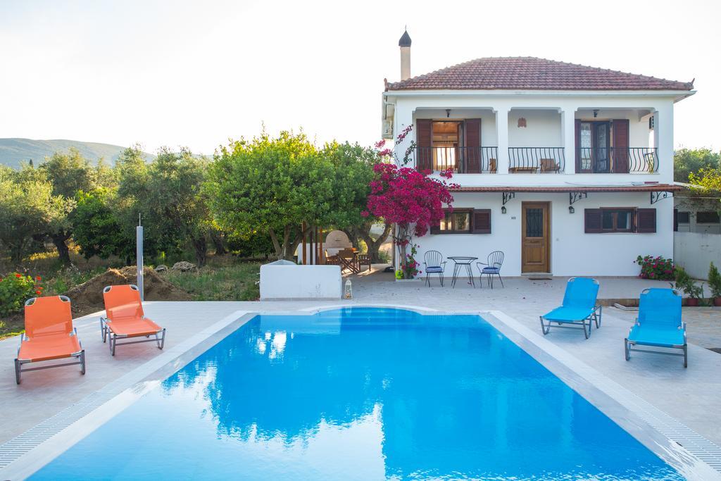 Villa Lola - 3 Bedrooms & Private Pool Lithakia  外观 照片